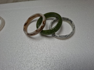 ชุดกำไลเรซิ่นทำมือสุดเก๋ สีสันโดดเด่น ลายวน ขายส่งเครื่องประดับทันสมัย งานฝีมืออินเดียอุตะร์แบบดั้งเดิม - Product Image 5