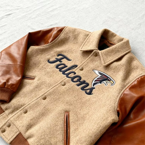 Uniforme de baseball américain personnalisable pour hommes, veste varsity doublée en polaire pour l'hiver avec fermeture éclair brodée, bouton et logo imprimé - Product Image 2