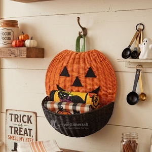 Panier mural tressé d'Halloween en forme de citrouille, organiseur mural en rotin Jack-O'-Lantern avec boucle de suspension - Product Image 3