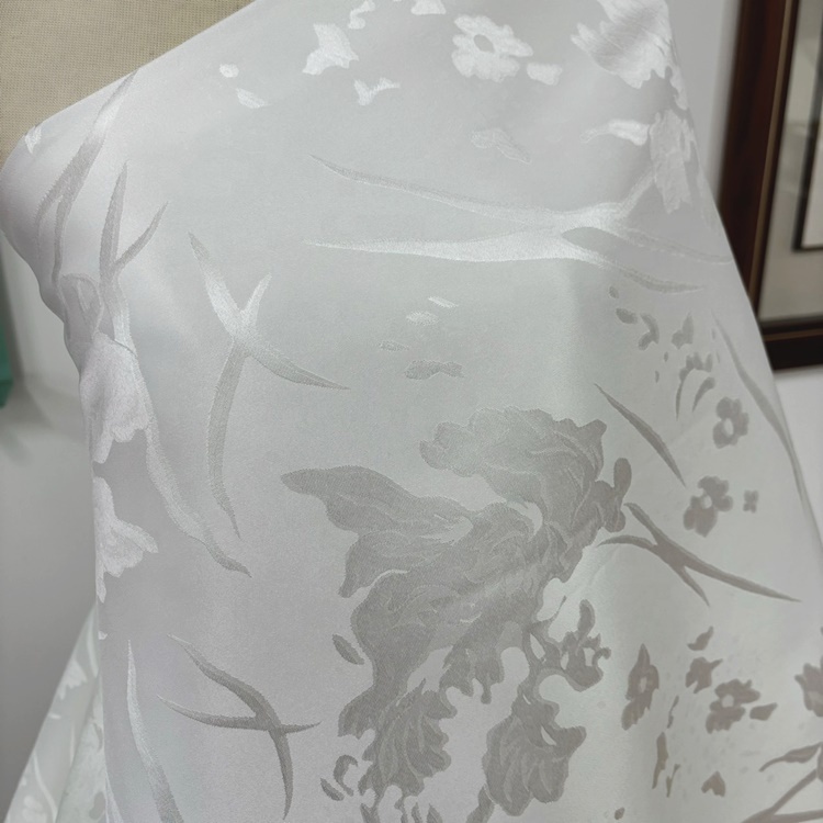 LCQT020 High Quality Soft Comfortable 100% Polyester 140gsm Floral Jacquard Brocade Fabric for Girls Wedding Dresses Craft