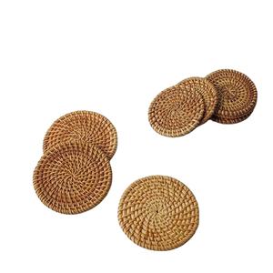 แผ่นรองแก้วหวายธรรมชาติทรงกลม ตกแต่งโต๊ะสไตล์บ้านไร่ - Product Image 1