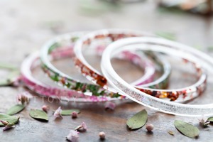 Bracelet en résine acrylique, multicolore, large, irrégulier, carré, pour femme, effet éblouissant et exagéré - Product Image 6