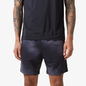 ชุดเซ็ตเสื้อยืดและกางเกงขาสั้นผ้าฝ้ายคุณภาพสูง ล้างสีแบบแอซิดวอช ระบายอากาศได้ดี แห้งเร็ว เหมาะสำหรับฤดูร้อน ชุดกีฬาเอวยางยืดสำหรับผู้ชาย - Product Image 4