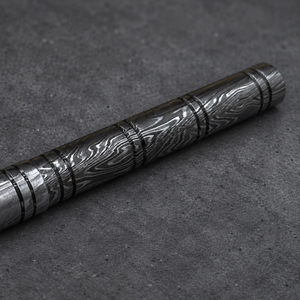 Stylo plume artisanal en acier Damas avec corps métallique à motifs de qualité supérieure, instrument d'écriture élégant, clip de poche, luxe personnalisé - Product Image 3