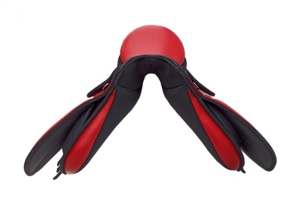 Selle anglaise en cuir noir rouge à la mode Équipement de saut de cheval durable de qualité supérieure Fournitures en gros élégantes - Product Image 3