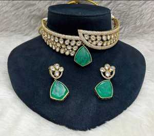 Nouvel Arrivage Parure Collier Ras-de-cou et Boucles d'oreilles en Laiton avec Micro-incrustations Plaqué Or 14 carats pour Femme, Bijoux d'Imitation pour Fiançailles, Mariage et Fêtes - Product Image 2