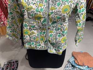 Veste en coton brodée de fleurs pour femme, manches longues, col mandarin, style élégant, broderie à la main, idéale pour le printemps, cadeau pour elle - Product Image 3