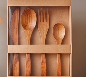 Ensemble de couverts en bois moderne, 4 pièces (couteau, fourchette, cuillère), finition mate naturelle, design minimaliste, pour le camping et l'hôtellerie - Product Image 4