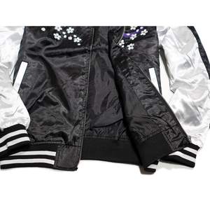 Vestes universitaires en satin pour hommes, tenue décontractée, produit réputé pour sa qualité durable, vente en gros de vestes universitaires aux meilleurs designs. - Product Image 2