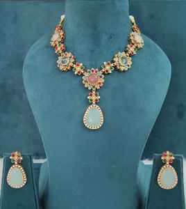 Collar de calidad premium con hermosos aretes, diseño ligero y único, estilo minimalista, se adapta tanto a la ropa étnica como a la occidental. - Product Image 5