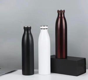 Bouteille d'eau isotherme en acier inoxydable de conception classique, sans BPA, fabriquée à la main, avec filtre à thé, compatible lave-vaisselle - Product Image 1
