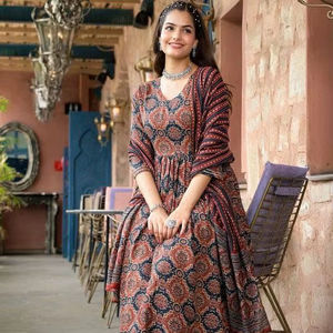 Kurti Anarkali en pur coton imprimé Ajrakh avec jupe ample, tenue indienne, Kurti en coton de créateur attrayant avec pantalon et dupatta assortis - Product Image 1