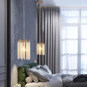 Lujoso paquete de 3 lámparas colgantes de cristal, elegante candelabro con acabado dorado y diseño de cascada de cuentas, sin bombillas incluidas - Product Image 4