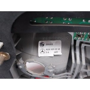 Feu arrière droit d'occasion pour S320 2002, référence OEM A2208200264 - Product Image 6