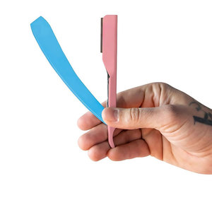 Navaja de barbero profesional plegable de acero inoxidable con soporte de cuchilla rosa y mango de plástico azul cielo para un afeitado suave - Product Image 1