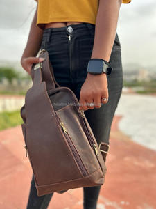 Nuevo estilo hecho a mano de grano completo de cuero Crunch estilo Vintage Unisex Sling Chest Made Unique Triangle Messenger Utility Cross Bags - Product Image 4