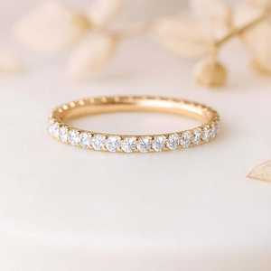 Anillo de Boda Clásico Chapado en Oro con Diamantes Tallados, Banda Completa de Eternidad, Plata 925, Apilable, Regalo de Aniversario para Mujer, BRILLANTE - Product Image 2