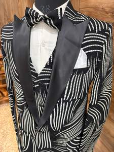 Costume de smoking noir imprimé pour homme, 3 pièces – Costume moderne de créateur pour mariage, soirée ou bal de promo avec revers en satin - Product Image 3