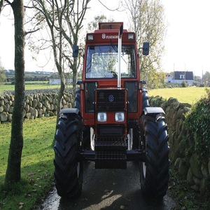 Tracteur agricole 4x4 Fiat 110-90DT d'occasion en excellent état, 110 CV, prêt pour le travail agricole dès aujourd'hui. - Product Image 6