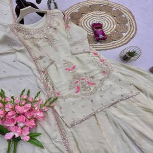 Conjunto VASTRA COTTAGE de Top, Plazo y Dupatta de Seda Chinon Pesada con Bordado de Hilo y Lentejuelas, Completamente Cosido, Ropa Festiva para Mujer - Product Image 4