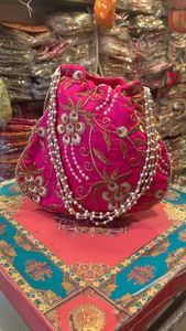Sac Potli traditionnel indien pour femmes, fait main avec plusieurs fils, cadeau de mariage, sac Potli, cadeau de Noël pour elle, sacs élégants - Product Image 4