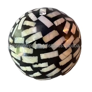 Boules décoratives de nacre décorative de coquillage magnifiquement conçues pour bouteilles d'eau et décoration intérieure - Product Image 6