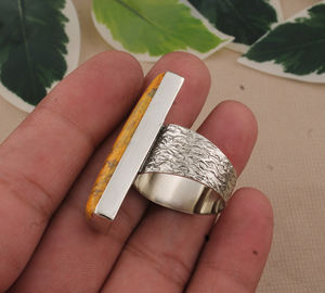 Anillo de boda grande de plata de ley 925 con engaste de bisel de piedra preciosa de abeja natural clásica al por mayor, joyería artesanal. - Product Image 4