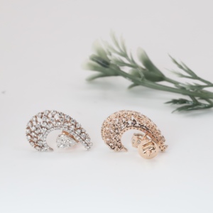 Pendientes de botón Elite de oro rosa con luna creciente, clásicos, con diamantes cultivados en laboratorio y cristales pavé, joyería fina para mujer - Product Image 3