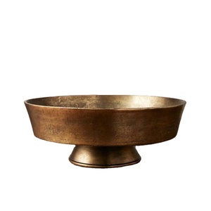 Frutero Decorativo de Latón Estilo Pedestal, Accesorios de Lujo para Mesa o Encimera, Ideal para Decoración de Bodas - Product Image 1