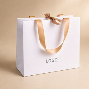 Bolsas de Regalo de Papel Blanco con Logotipo Personalizado y Asas de Cinta Dorada para Empaquetado de Boutique, Bolsas de Papel Impresas Personalizadas al por Mayor - Product Image 2