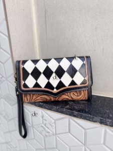 Cartera de mano de cuero repujado a mano con patrón de damas de ajedrez, estilo vintage occidental, hecha a mano por diseñador, para mujer, multiusos - Product Image 5