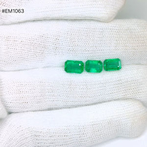 Esmeralda Zambiana en Forma de Octágono, Juego de 3 Piezas, 3.47ct, Tono Verde Intenso, Calidad Premium, Claridad Impecable, Apta para Joyería de Aretes - Product Image 1