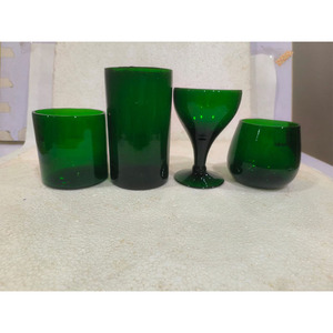 Verre à boire en verre recyclé fait main avec finition bulle - Product Image 1