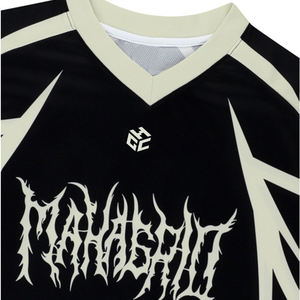 Camiseta Deportiva con Cuello en V, Sublimada Personalizada, de Alta Calidad, para Hombre, Estilo Urbano - Product Image 4