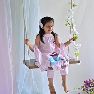 ชุดคุร์ติเด็กสไตล์ชาติพันธุ์พร้อมลายพิมพ์ดิจิทัลลายดอกไม้ ดีไซน์ทันสมัยสำหรับงานปาร์ตี้สไตล์อินโด-เวสเทิร์น มีจำหน่ายในราคาที่เข้าถึงได้ - Product Image 5