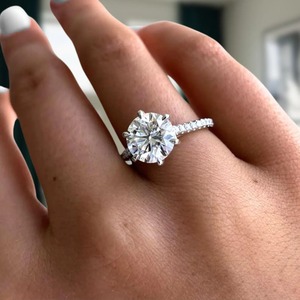 แหวนเพชรทรงกลมเจียระไนแบบบริลเลียนท์ น้ำหนัก 2 กะรัต ทองคำแท้ 14K ของขวัญสำหรับงานหมั้นและงานแต่งงาน ได้รับการรับรองจาก IGI - Product Image 6