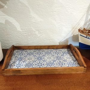 Bandeja Redonda Decorativa de Madera de Acacia Ecológica con Revestimiento Esmaltado para Servir Café, Té, Frutas, Postres, de UO, en Oferta - Product Image 6