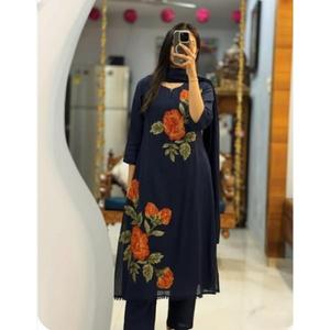 Mejora tu Armario Étnico con este Elegante Conjunto de Salwar Kameez de Diseñador, Confeccionado con Tela Premium 60% Algodón, Estilo Moderno, Secado Rápido - Product Image 1