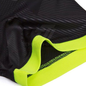 Uniforme de Fútbol Ligero, Duradero y Transpirable, Opciones Personalizables, Hecho de Tela de Malla de Poliéster para Partidos Competitivos y Uso Diario - Product Image 5