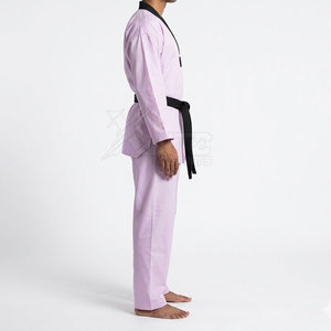 Uniforme de Taekwondo pour hommes au design traditionnel, personnalisable, léger, durable, adapté à tous les niveaux de compétence - Product Image 6