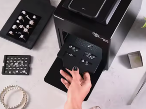 Trusure Mini เป็นเครื่องพิสูจน์ความเป็นเพชรแบบพกพาออกแบบมาเพื่อตรวจจับการปลูกเลี้ยงด้วยกระบวนการ CVD และ HPHT ได้อย่างรวดเร็วและแม่นยำ - Product Image 3