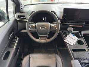 Listo para Enviar: Toyota Sienna XSE 2025 de 7 Pasajeros, Tracción Total, Equipamiento Completo, Título Limpio, Seminuevo - Product Image 2