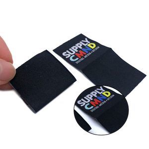 Étiquettes tissées personnalisées en gros avec logo de marque, nom, pliées, à coudre sur les vêtements - Product Image 6