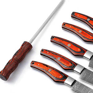 Ensemble de couteaux de chef en acier Damas sur mesure OEM, outils de cuisine faits à la main, manche en bois et étui en cuir, ensemble de couteaux de chef de qualité supérieure - Product Image 2
