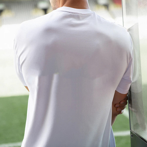 เสื้อยืดทีมเปล่าราคาส่งถูกสำหรับโปรโมชั่น พิมพ์ลายกราฟิกได้ตามสั่ง สำหรับผู้ชาย ผ้าโพลีเอสเตอร์ผสมคอตตอน พร้อมป้ายกำกับแบบกำหนดเอง - Product Image 4