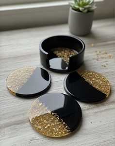 Ensemble de sous-verres en résine faits à la main de luxe avec un design à accents dorés, pièce d'art décorative pour la table, pour la maison et les restaurants - Product Image 4