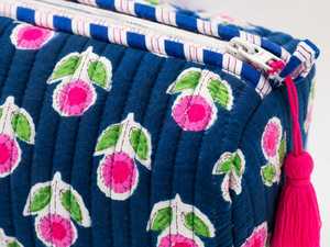 Bolsa de Cosméticos Impermeable Ecológica de Algodón con Estampado de Borlas de Veer Handicrafts, Tamaño Mediano, Cierre de Cremallera, Bolsa de Viaje Portátil - Product Image 3