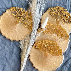 Juego de Posavasos de Resina Clásicos Vibrantes con Acabado Brillante y Detalles en Dorado, Ecológicos, Hechos a Mano para Decoración Chic de Comedores y Mesas de Café - Product Image 3
