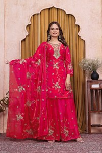 Ensemble de mariage indien pakistanais traditionnel rose en soie imprimé numériquement et brodé pour femme, coupe régulière, longueur ras du sol, toutes saisons - Product Image 4