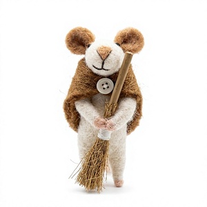 Ornement de souris en feutre de laine 100% écologique fait main, décoration de Noël rustique en forme de petit animal, à suspendre au mur, pour l'intérieur - Product Image 2